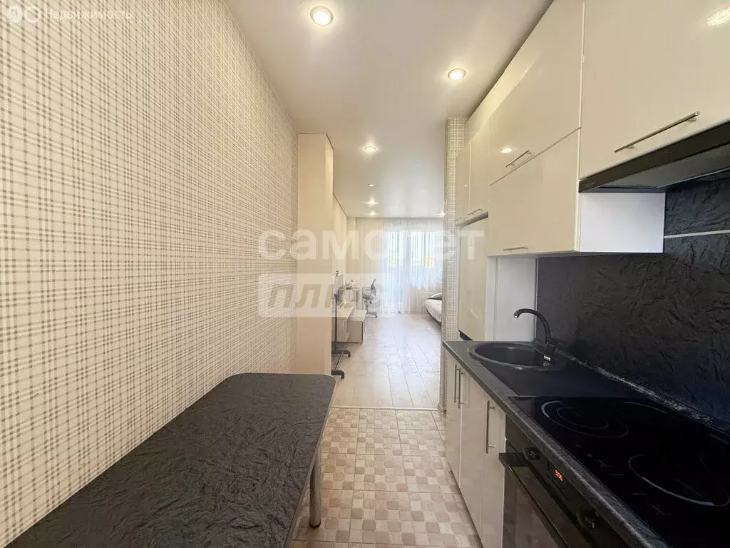 1-комнатная квартира: Киров, улица Архитектора Валерия Зянкина, 11к1 ... - Фото 2