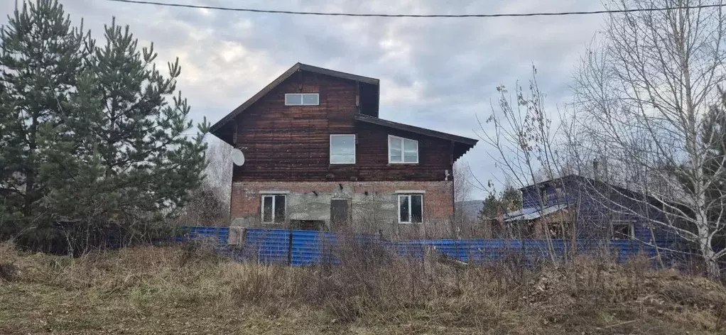 Дом в Кемеровская область, Прокопьевск ул. Саркеева (97 м) - Фото 2