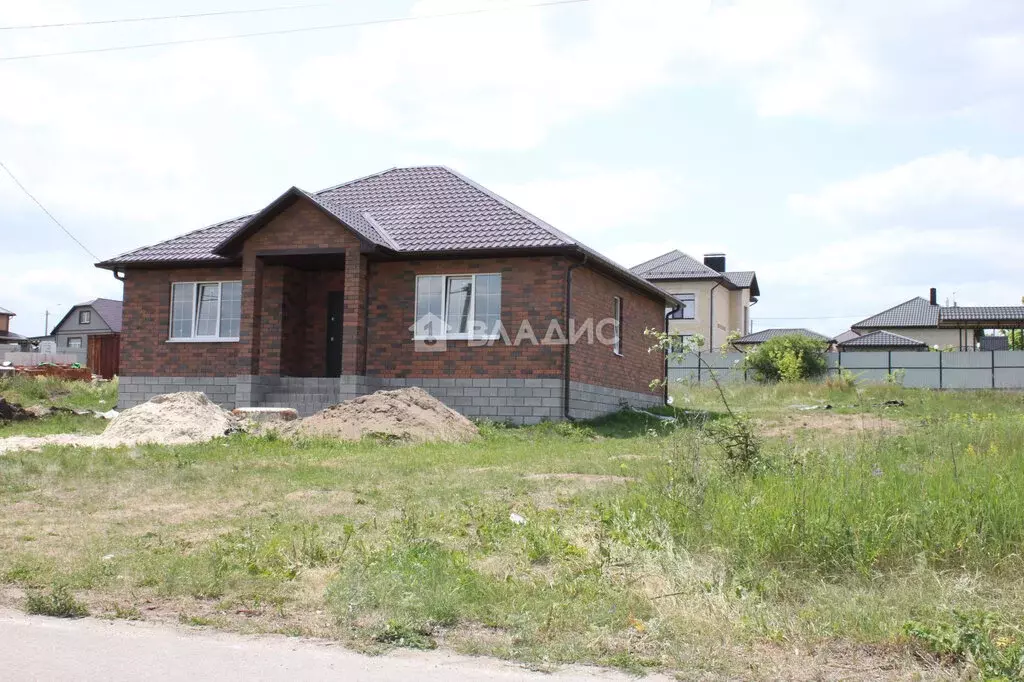 Дом в Строитель, коттеджный посёлок Крапивенский-3 (100 м) - Фото 1