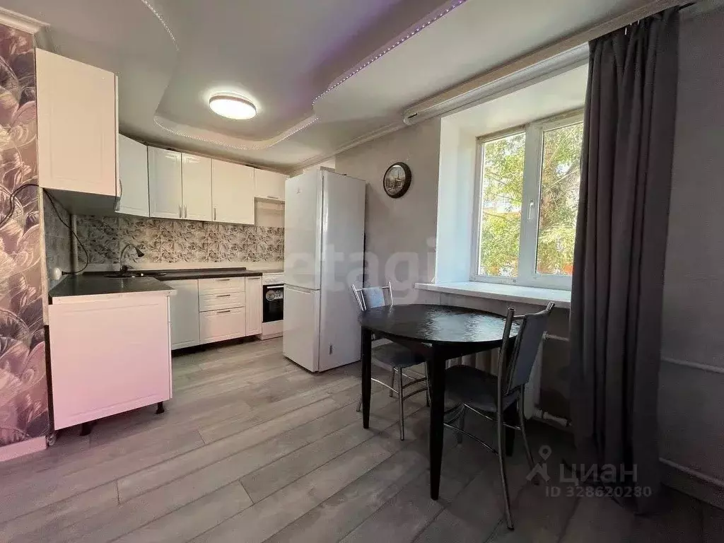 2-к кв. Бурятия, Улан-Удэ Октябрьская ул., 10 (41.7 м) - Фото 1