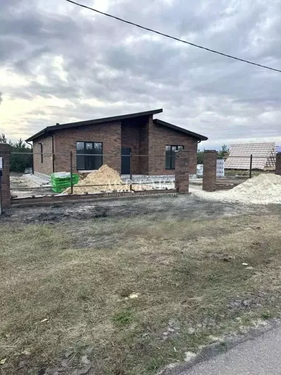 Коттедж в Белгородская область, Старооскольский городской округ, с. ... - Фото 2