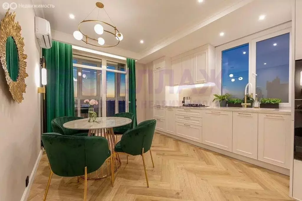 3-комнатная квартира: Евпатория, проспект Ленина, 68к43 (82 м) - Фото 1