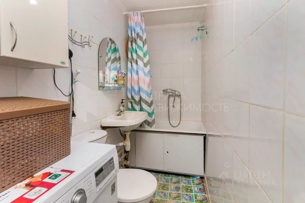 2-к кв. Тюменская область, Тюмень ул. 50 лет Октября, 63а (36.0 м) - Фото 1