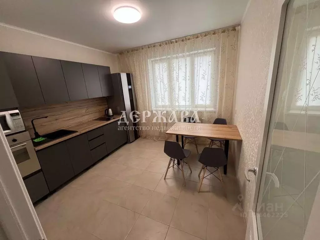 1-к кв. Белгородская область, Старый Оскол Степной мкр, 33В (47.0 м) - Фото 1