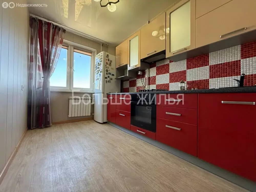 3-комнатная квартира: Волгоград, улица Менжинского, 28 (66.4 м) - Фото 1