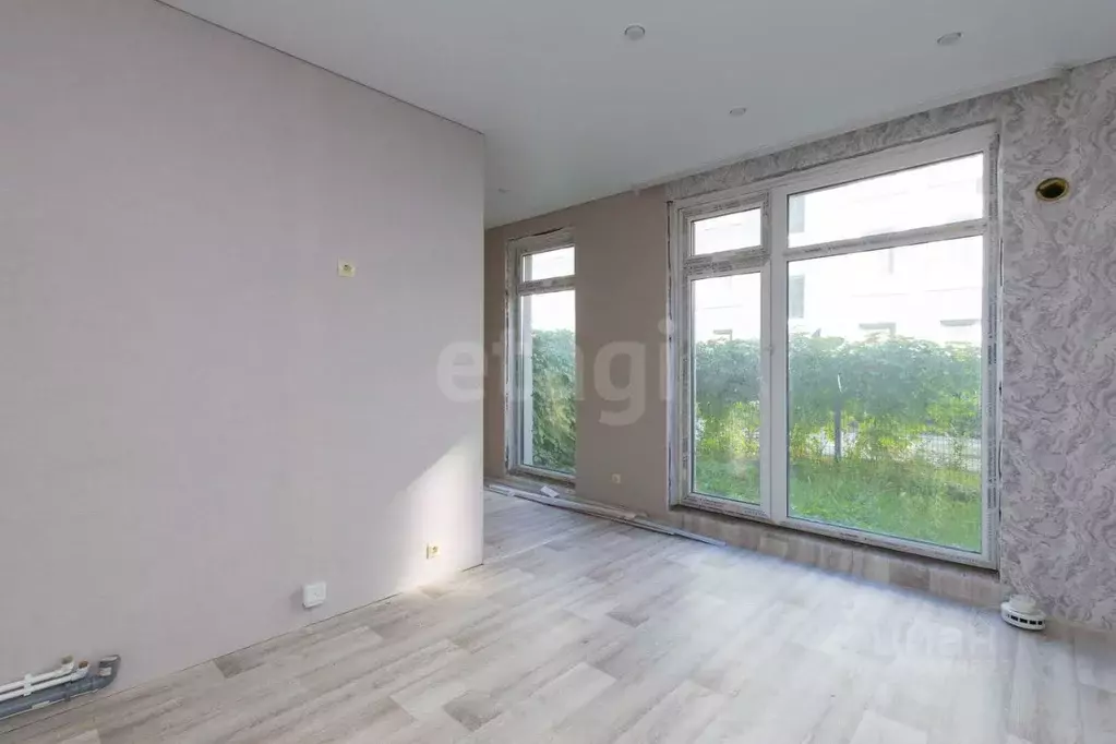 1-к кв. Тюменская область, Тюмень ул. Стройотрядовская, 12 (36.4 м) - Фото 1