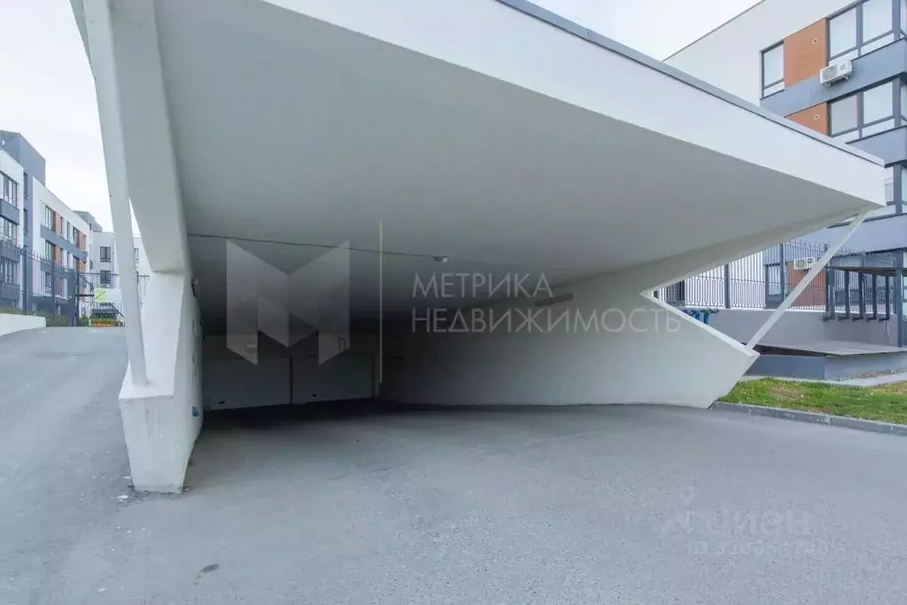 Гараж в Тюменская область, Тюмень ул. Федюнинского, 30к9 (14 м) - Фото 1