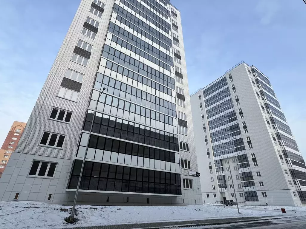 2-к кв. Красноярский край, Красноярск ул. Дубровинского, 110А (60.6 м) - Фото 0