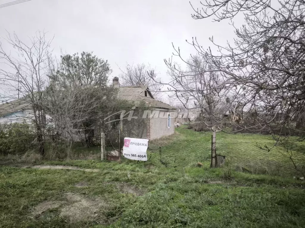 Дом в Крым, Советский район, Ильичевское с/пос, с. Восточное ул. ... - Фото 1