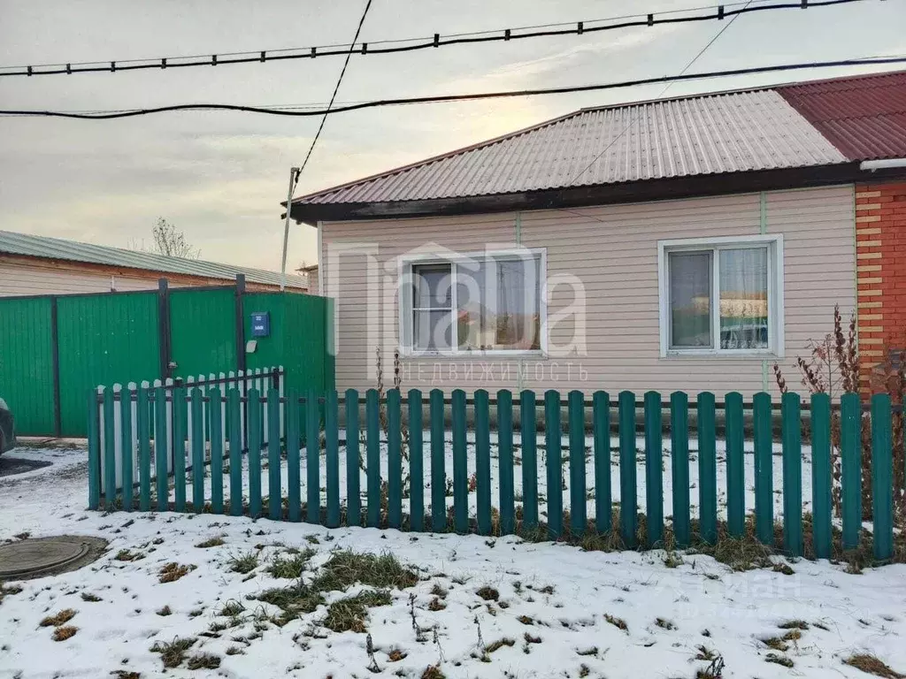 Дом в Красноярский край, Емельяново пгт ул. Декабристов, 55 (93 м) - Фото 1