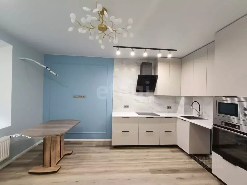 2-к кв. Тюменская область, Тюмень ул. Тимофея Кармацкого, 11 (66.7 м) - Фото 0