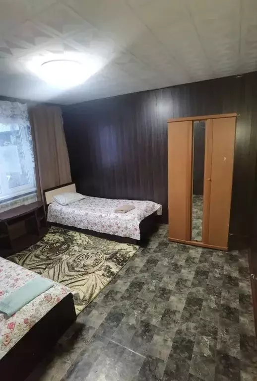 Комната Сахалинская область, Южно-Курильск пгт ул. Заводская, 8 - Фото 1