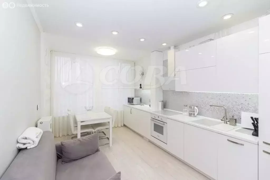 2-комнатная квартира: Тюмень, улица Александра Протозанова, 10 (53.3 ... - Фото 2