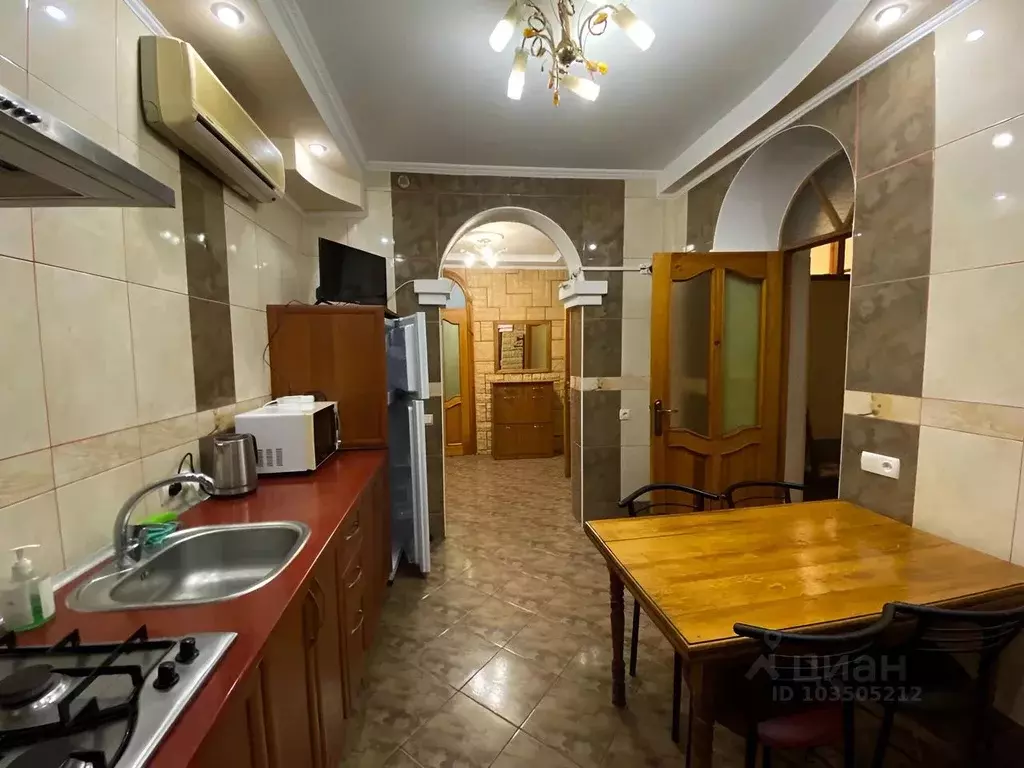 2-к кв. Крым, Ялта ул. Севастопольская, 9 (40.0 м) - Фото 0