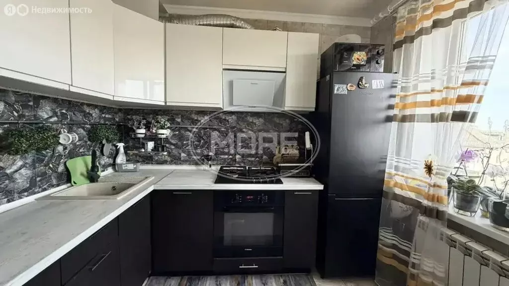 3-комнатная квартира: город Светлый, Парковая улица, 3 (66.1 м) - Фото 2