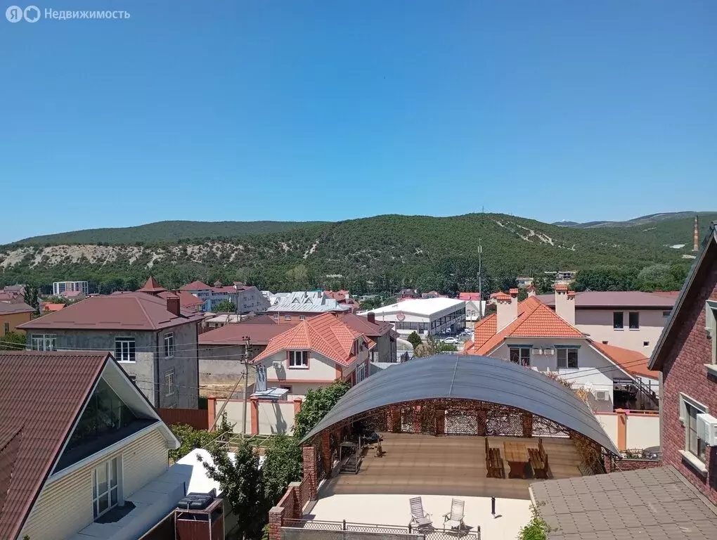 Дом в Сукко, улица Юганское Кольцо (398 м) - Фото 0