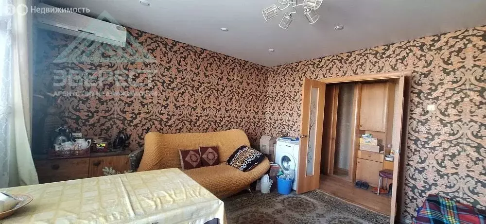 4-комнатная квартира: Абакан, улица Крылова, 90 (77 м) - Фото 1