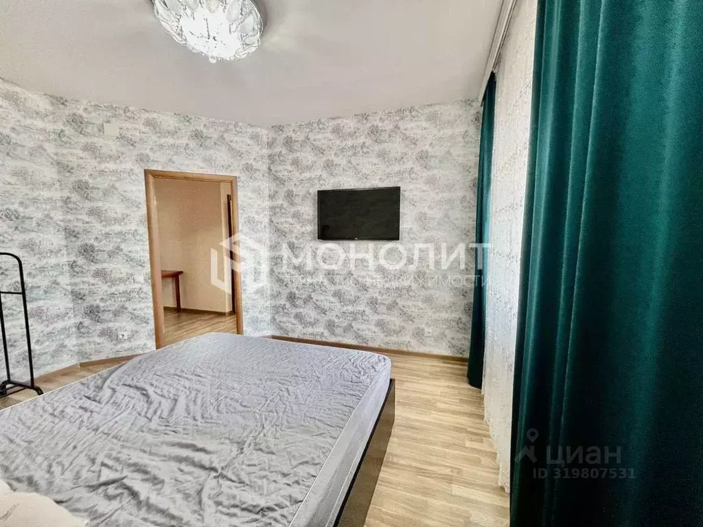 2-к кв. Белгородская область, Старый Оскол Степной мкр, 27 (75.0 м) - Фото 1