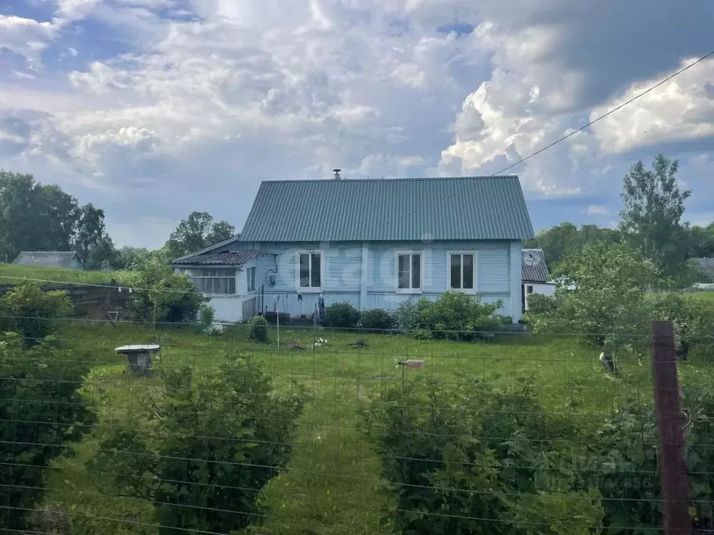 Дом в Смоленская область, Ярцевский район, д. Капыревщина ... - Фото 1
