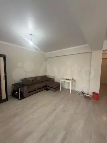 Своб. планировка, 42 м, 1/7 эт. - Фото 0