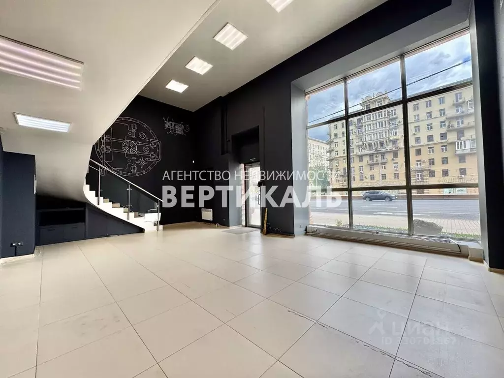 Помещение свободного назначения в Москва Кутузовский просп., 22 (300 ... - Фото 1