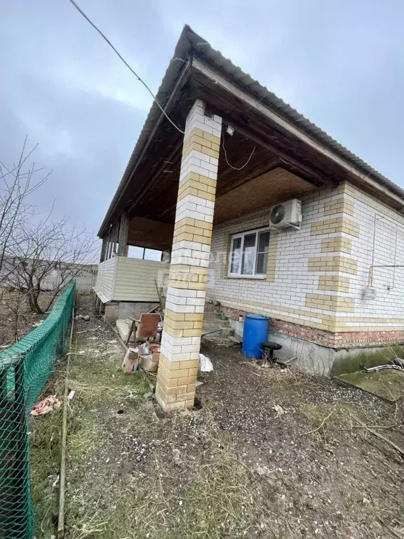 Дом в Астраханская область, Володарский район, с. Новый Рычан ... - Фото 1