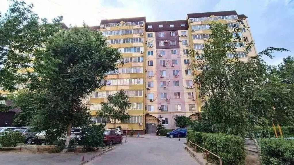 4-к кв. Волгоградская область, Волгоград ул. Таращанцев, 68 (120.0 м) - Фото 0