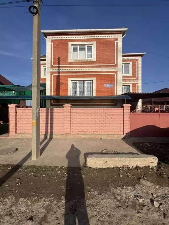 Дом в Астраханская область, Астрахань Персиковая ул., 27 (290 м) - Фото 1