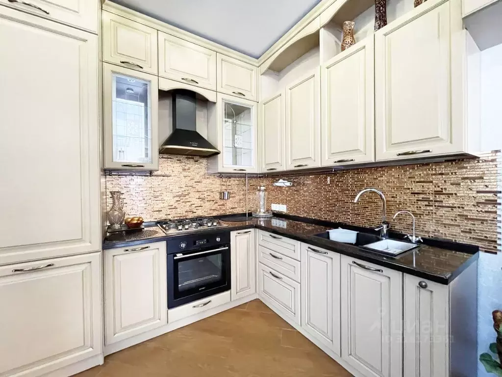 3-к кв. Омская область, Омск ул. 2-я Кольцевая, 17 (130.0 м) - Фото 1