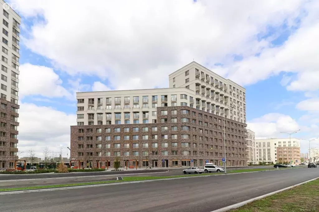 Квартира-студия: Тюмень, улица Фармана Салманова, 3 (29 м) - Фото 2