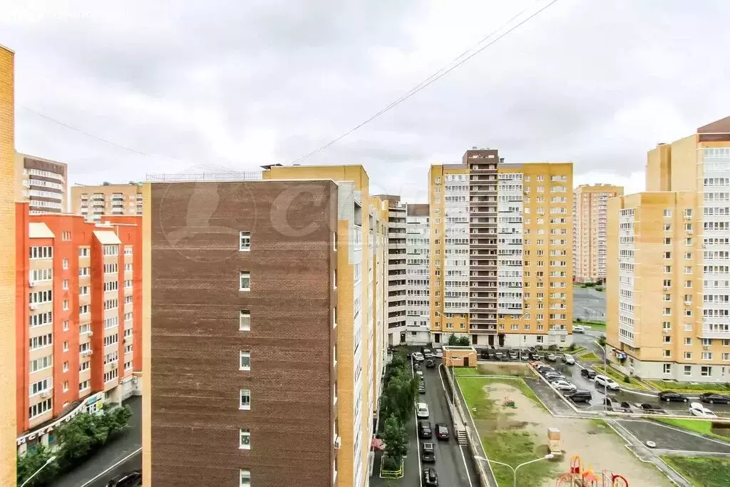 3-комнатная квартира: Тюмень, улица Ю.-Р.Г. Эрвье, 16 (78 м) - Фото 2