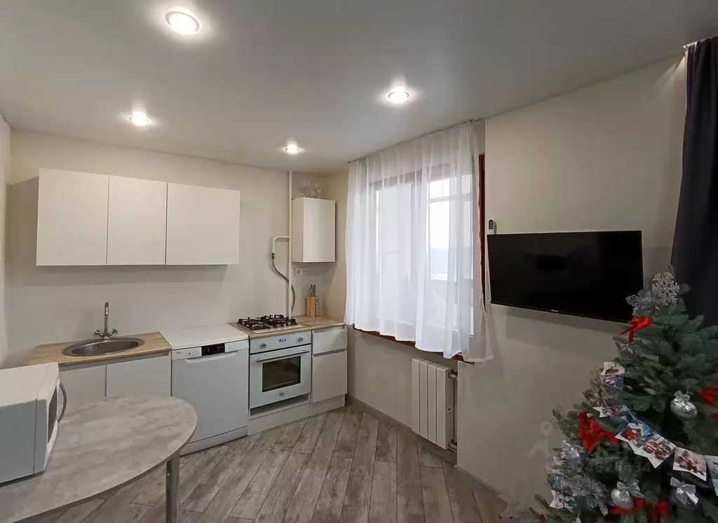 2-к кв. Свердловская область, Екатеринбург ул. Шишимская, 19 (68.6 м) - Фото 1