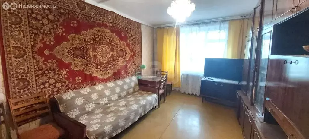 3-комнатная квартира: Феодосия, улица Володарского, 33 (66.9 м) - Фото 1