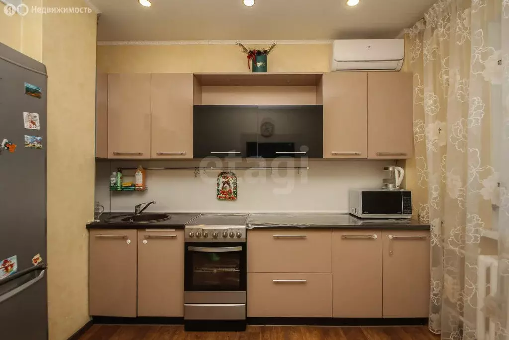 1-комнатная квартира: Тюмень, улица Муравленко, 3к1 (39 м) - Фото 1