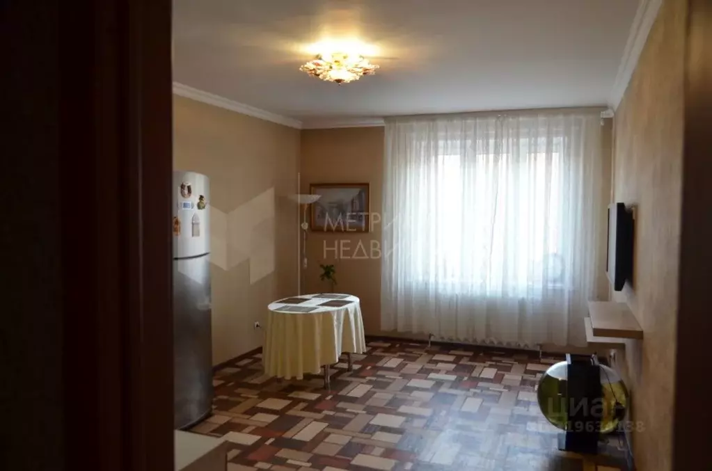 2-к кв. Тюменская область, Тюмень ул. Чернышевского, 2а (83.8 м) - Фото 0