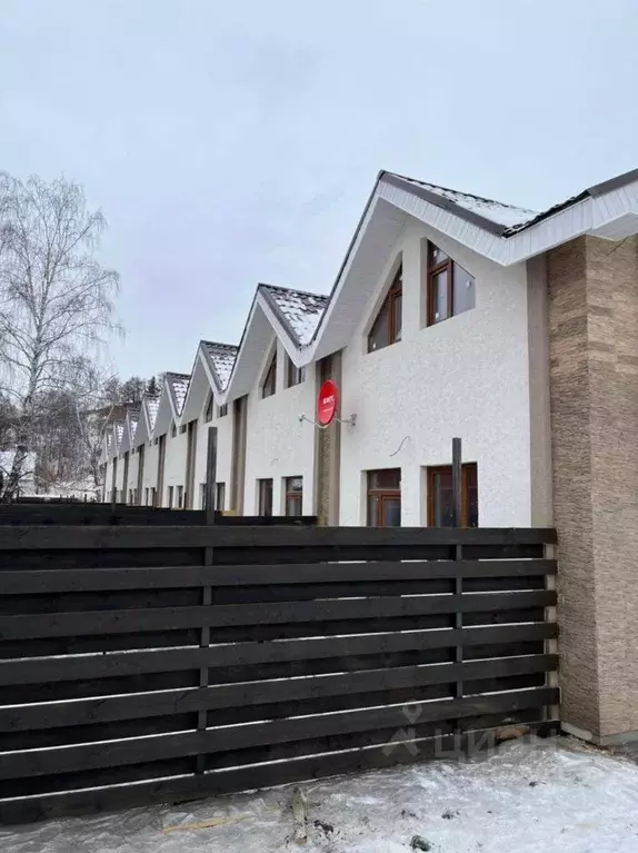 Дом в Башкортостан, Белорецкий район, Абзаковский сельсовет, с. ... - Фото 0