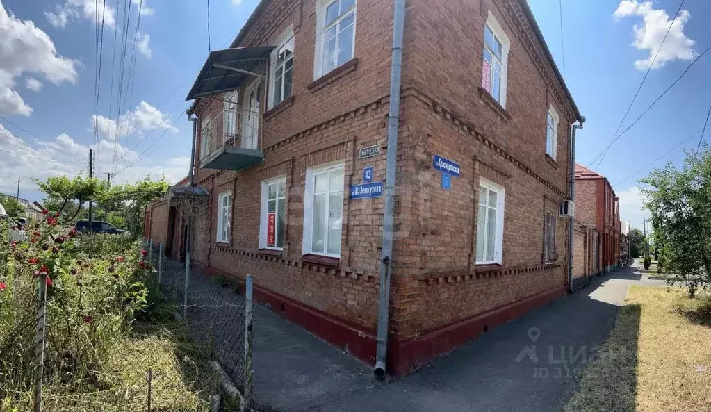 Дом в Северная Осетия, Владикавказ ул. Зои Космодемьянской, 9 (49 м) - Фото 1