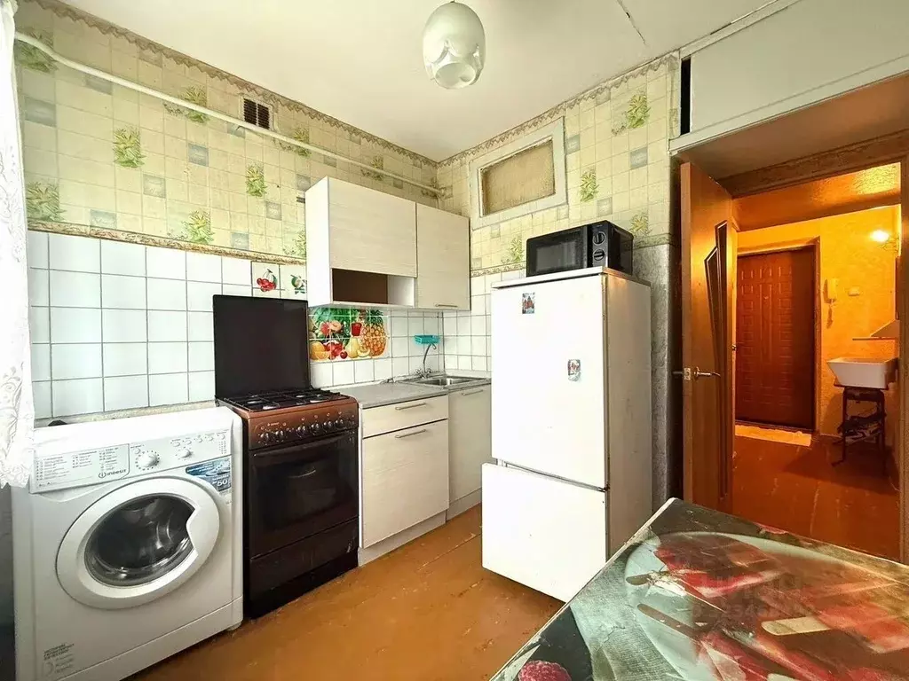 1-к кв. Ленинградская область, Тихвин 4-й мкр, 2 (30.0 м) - Фото 1