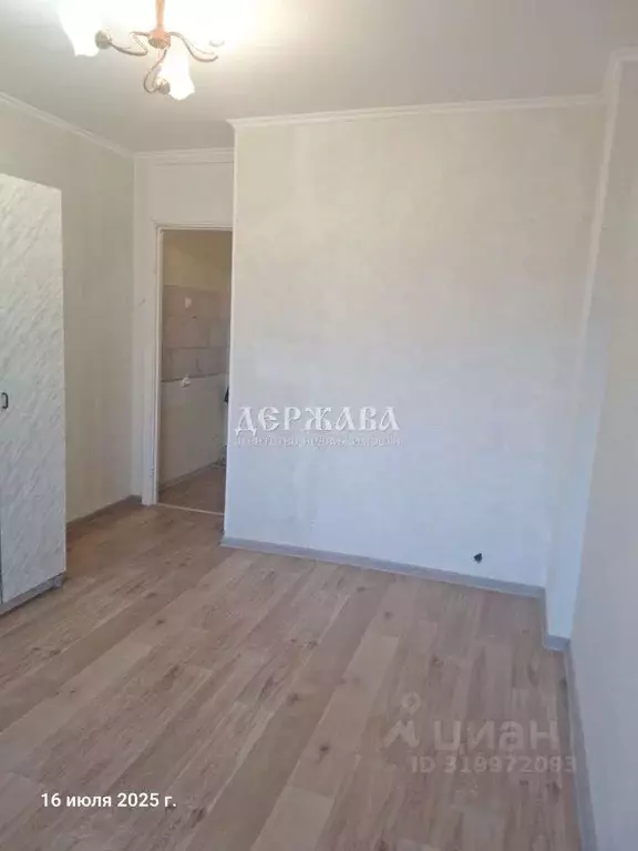 1-к кв. Белгородская область, Старый Оскол Молодогвардеец мкр, 1 (18.0 ... - Фото 1