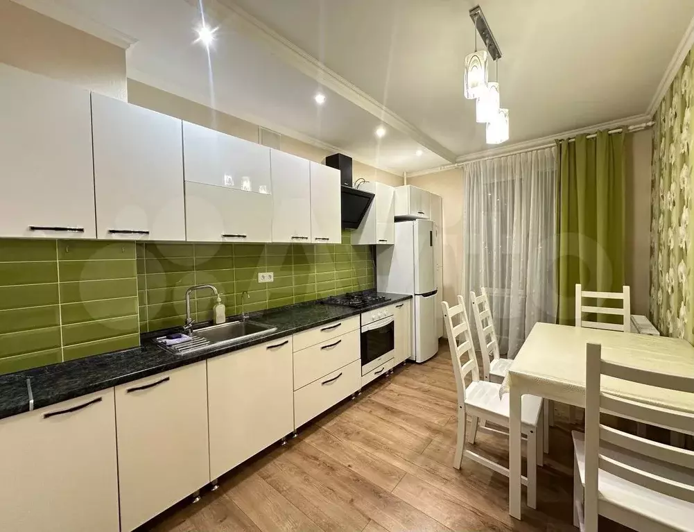 3-к. квартира, 67 м, 4/10 эт. - Фото 0