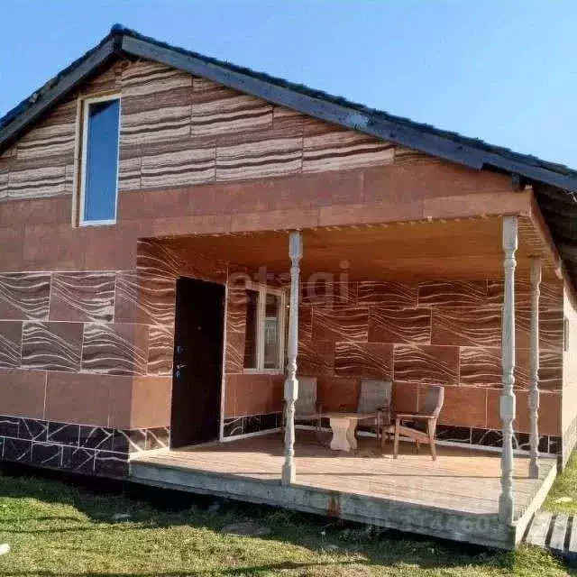 Дом в Приморский край, Артемовский городской округ, с. Кневичи пер. ... - Фото 0