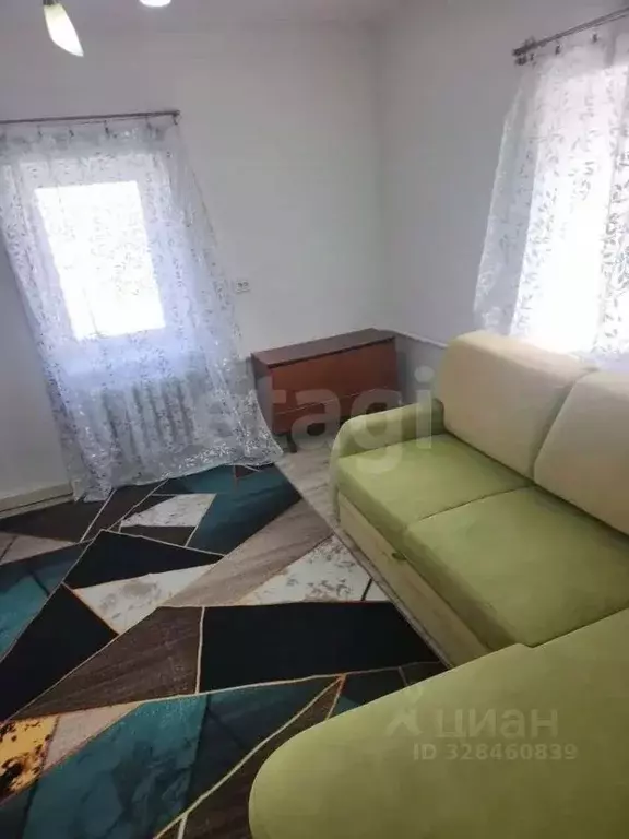 Дом в Крым, Симферопольский район, с. Мирное ул. Евпаторийская (45 м) - Фото 1