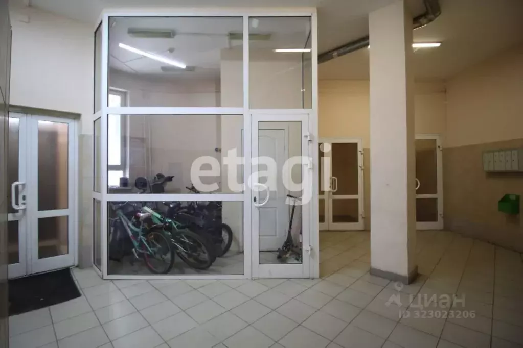 2-к кв. Красноярский край, Красноярск ул. Авиаторов, 41 (87.9 м) - Фото 0