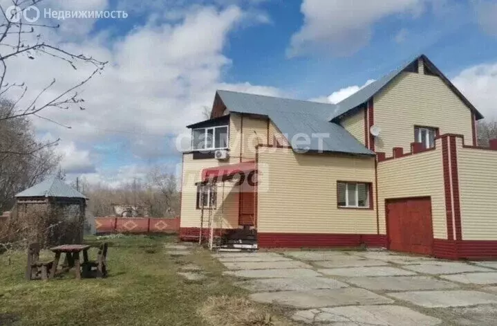 Дом в село Колесниково, Первомайская улица, 3 (294 м) - Фото 1
