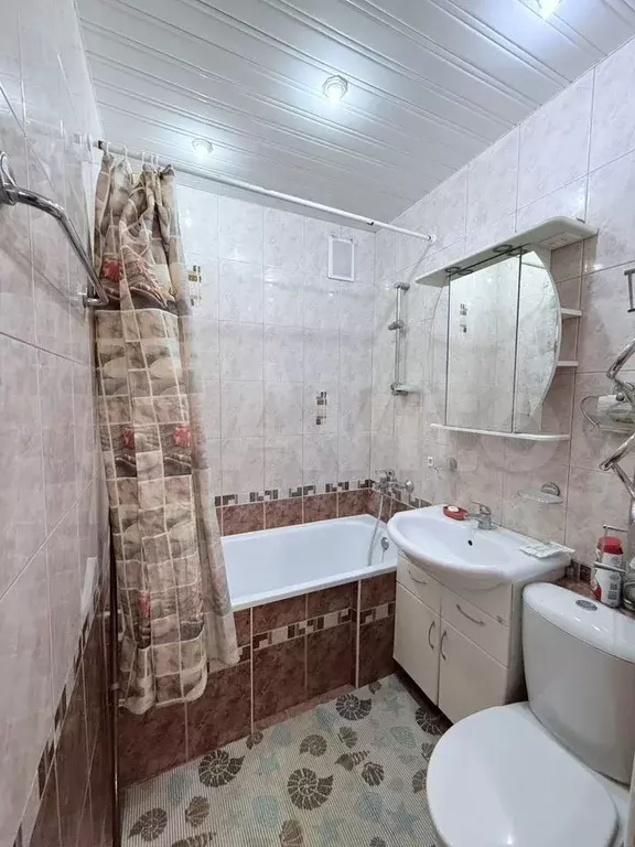 2-к. квартира, 42 м, 5/5 эт. - Фото 1