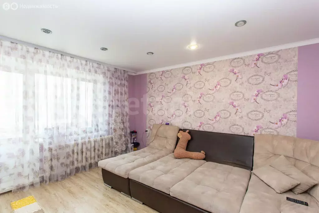 2-комнатная квартира: Тобольск, 9-й микрорайон, 32 (50.9 м) - Фото 1