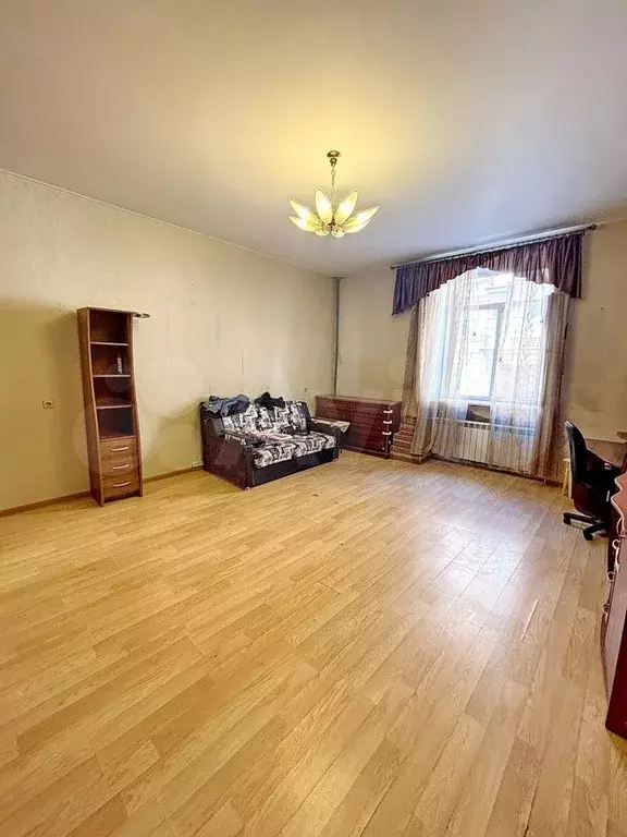 Комната 28,3 м в 3-к., 1/5 эт. - Фото 1