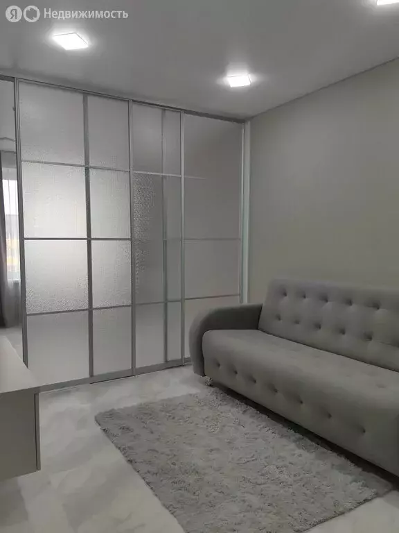 2-комнатная квартира: Абакан, улица Генерала Тихонова, 8 (45 м) - Фото 2