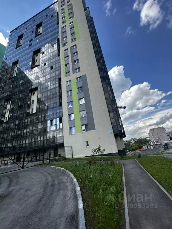 3-к кв. Новосибирская область, Новосибирск ул. Есенина, 12/1 (77.0 м) - Фото 1