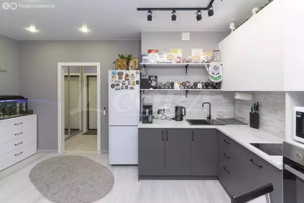 Квартира-студия: Тюмень, Малая Боровская улица, 3 (29 м) - Фото 1